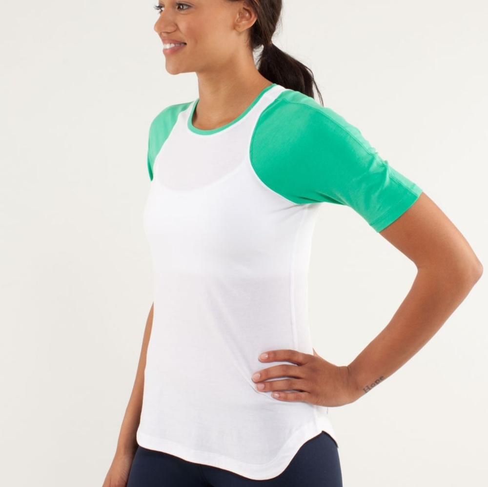 Lululemon Athletica Clari-tee White and Green T-shirt Sutze 2